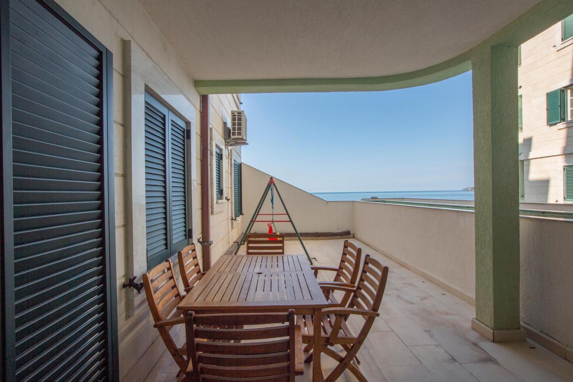 Montesan Luxury Apartment Beach Front Свети-Стефан Экстерьер фото
