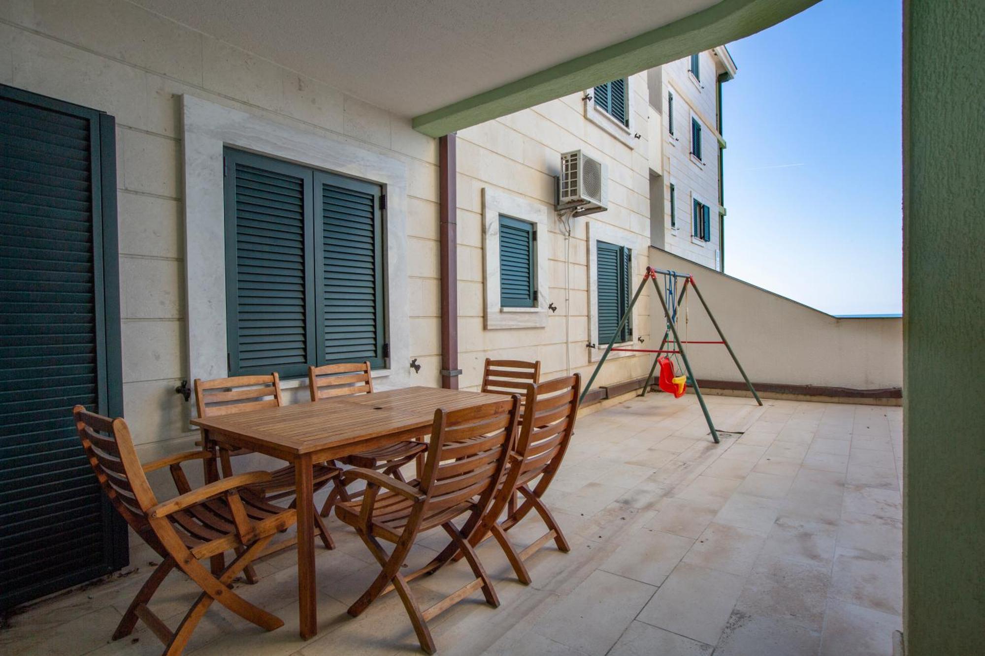 Montesan Luxury Apartment Beach Front Свети-Стефан Экстерьер фото