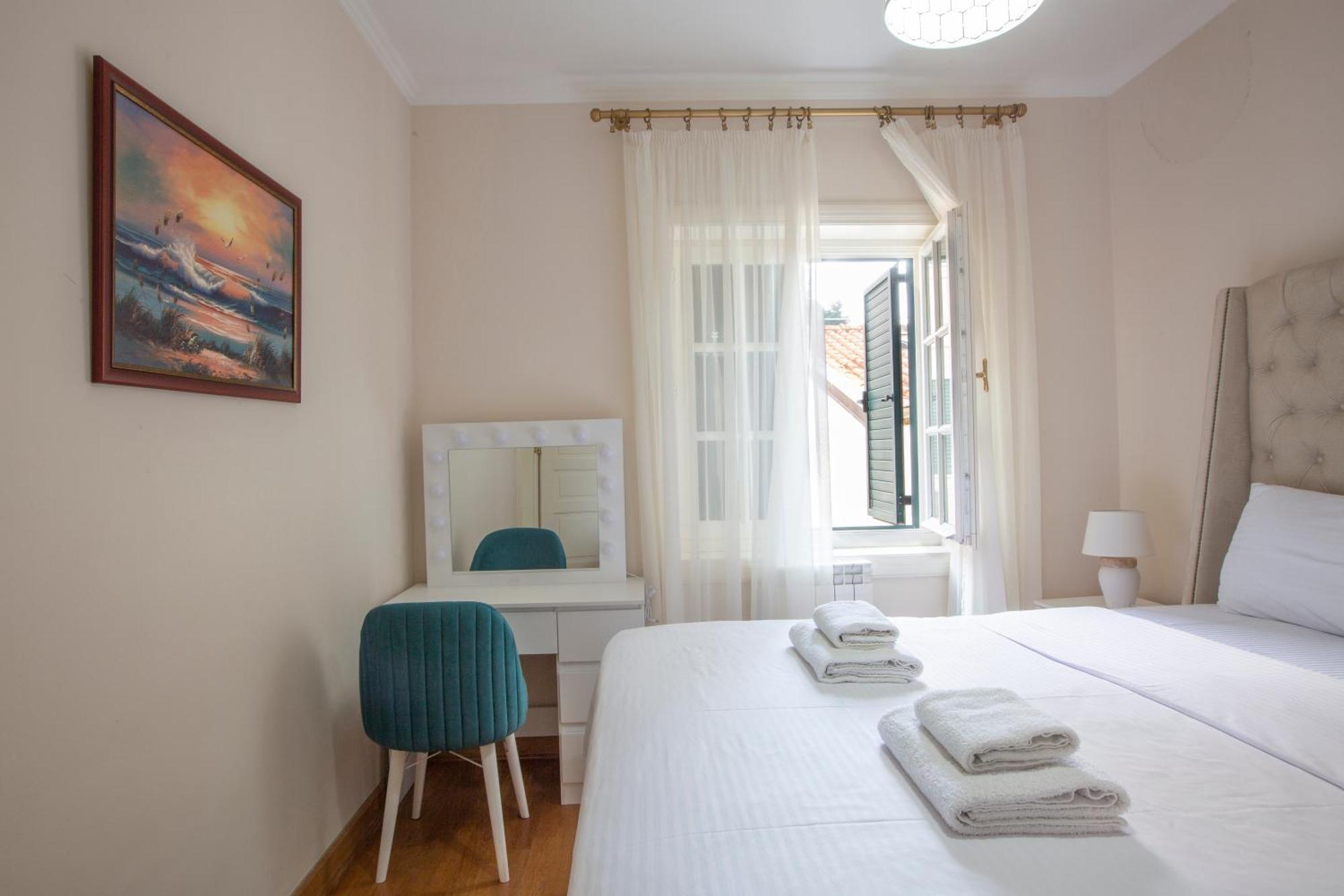 Montesan Luxury Apartment Beach Front Свети-Стефан Экстерьер фото