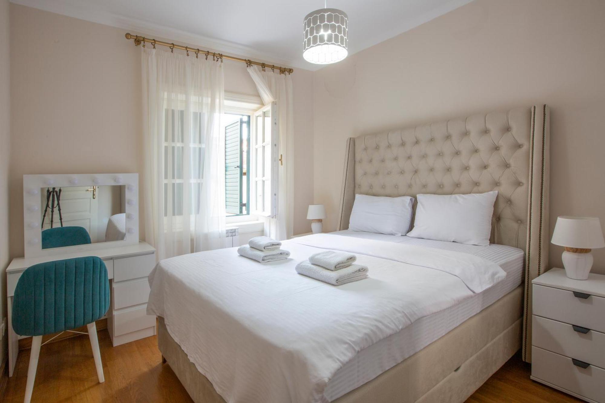 Montesan Luxury Apartment Beach Front Свети-Стефан Экстерьер фото