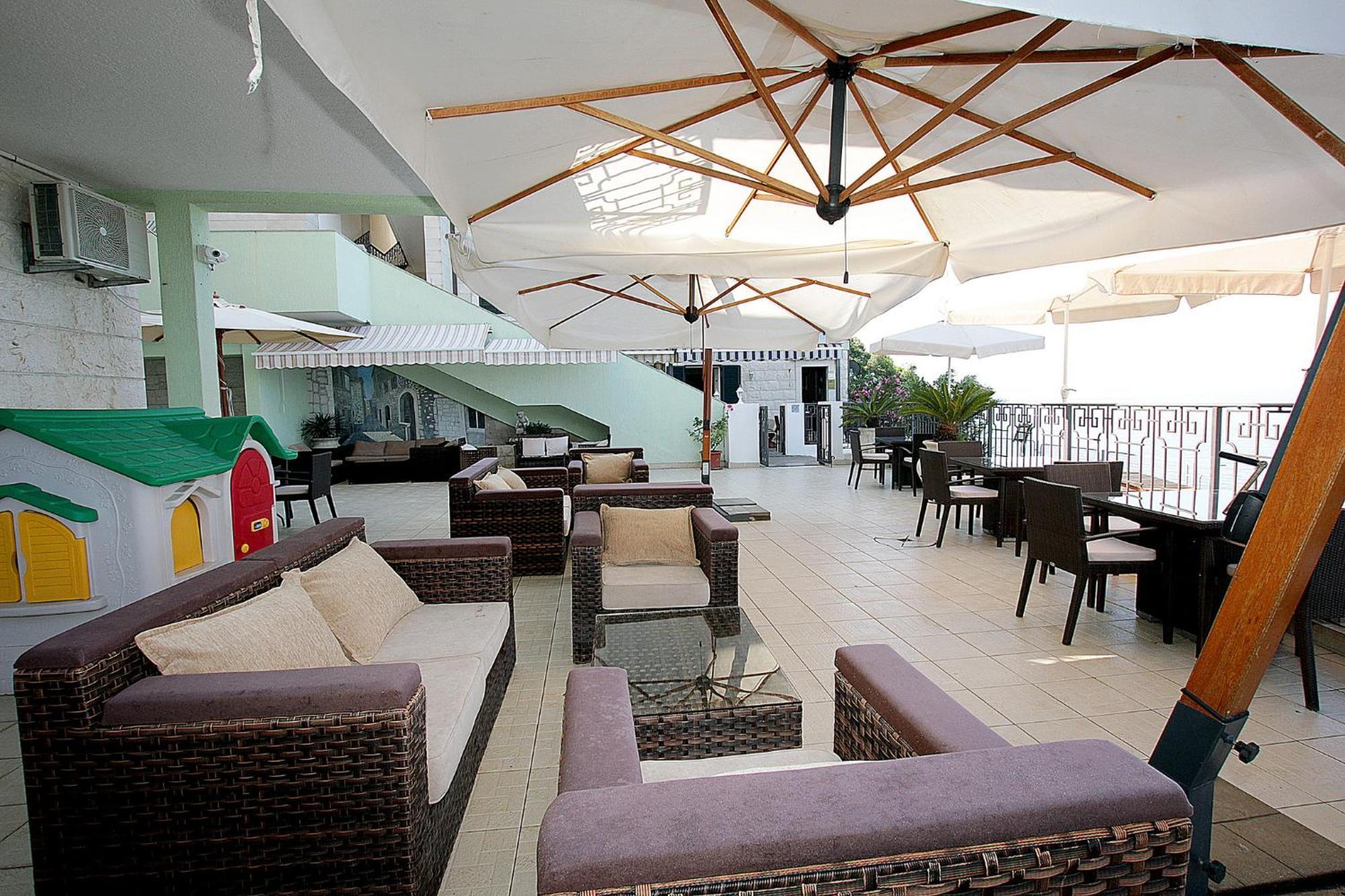 Montesan Luxury Apartment Beach Front Свети-Стефан Экстерьер фото